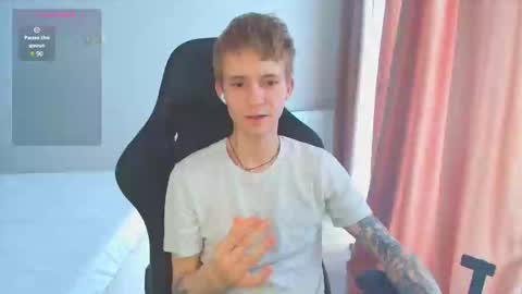 Snapshot of max_gen chatting on 02/28/25, 01:14 Max Gen with tats 24years And Ethan without tats 20 years online show from 02/28/25, 01:14