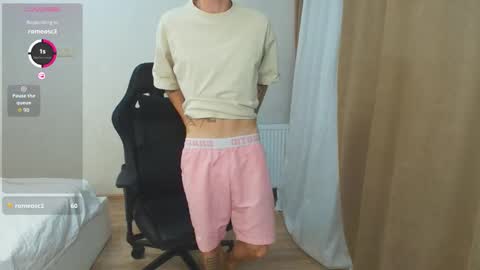 Snapshot of max_gen chatting on 10/23/25, 12:10 Max Gen with tats 24years And Ethan without tats 20 years online show from 10/23/25, 12:10