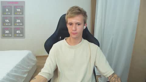 Snapshot of max_gen chatting on 10/25/25, 01:57 Max Gen with tats 24years And Ethan without tats 20 years online show from 10/25/25, 01:57