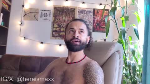 Max Follow me IGX hereismaxx online show from 11/19/25, 02:50