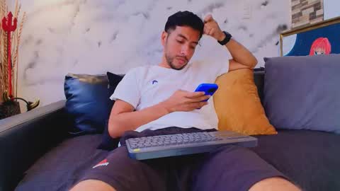 Max Hornye online show from 03/17/26, 06:44