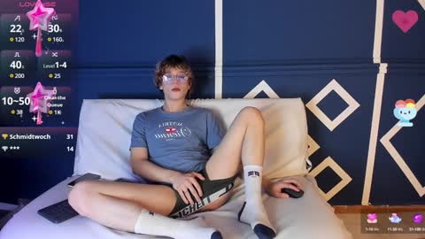 Snapshot of max_lover1 chatting on 02/05/25, 04:03 Max lover1 online show from 02/05/25, 04:03