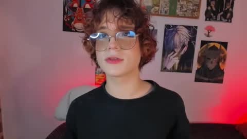 Snapshot of max_lover1 chatting on 09/25/25, 02:04 Max lover1 online show from 09/25/25, 02:04