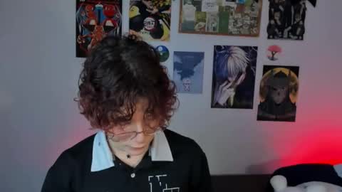 Snapshot of max_lover1 chatting on 10/24/25, 01:24 Max lover1 online show from 10/24/25, 01:24