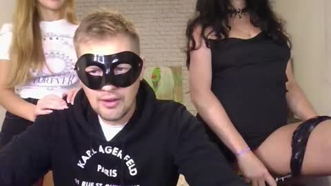 Max  Aliya online show from 10/27/25, 08:40