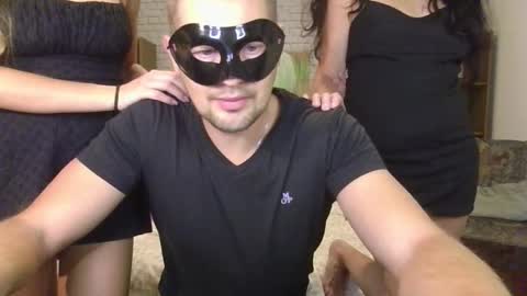 Max  Aliya online show from 10/30/25, 08:49