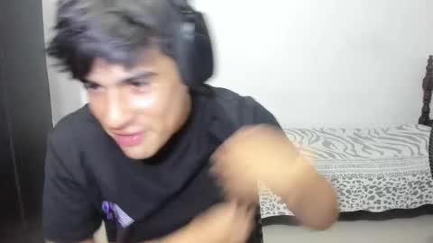 Max online show from 10/06/25, 11:46