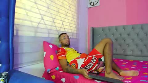 max_sexyhot26 online show from 02/12/25, 04:33