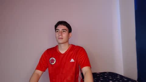 max_snow1616 online show from 12/18/25, 04:02