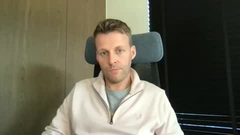 Max take off clothes online show from 02/26/26, 02:27