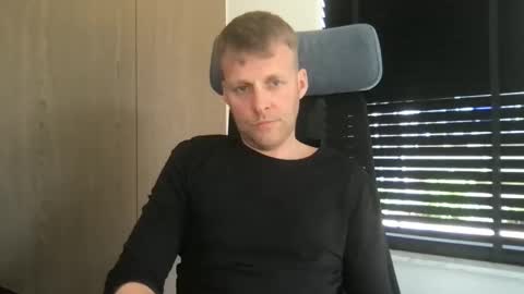Max take off clothes online show from 04/27/26, 12:14