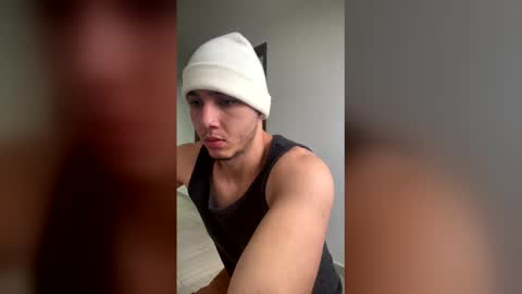 max_valiant1 online show from 04/23/26, 11:53