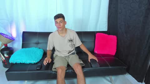 Snapshot of max_wild01 chatting on 01/24/25, 11:26 MAX online show from 01/24/25, 11:26