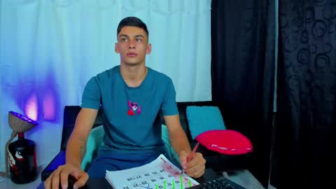 Snapshot of max_wild01 chatting on 02/18/25, 10:16 MAX online show from 02/18/25, 10:16