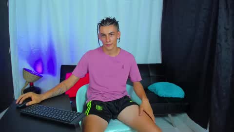 Snapshot of max_wild01 chatting on 03/04/25, 09:51 MAX online show from 03/04/25, 09:51