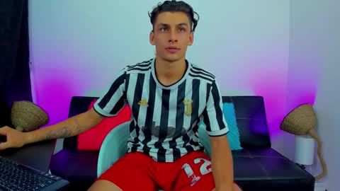 Snapshot of max_wild01 chatting on 09/09/25, 06:13 MAX online show from 09/09/25, 06:13