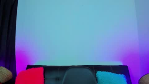 Snapshot of max_wild01 chatting on 10/31/25, 01:34 MAX online show from 10/31/25, 01:34