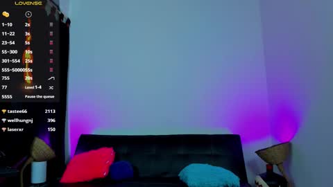 MAX     online show from 12/22/25, 02:47