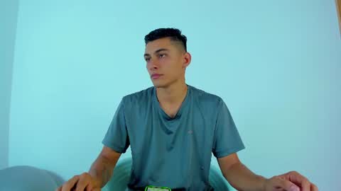 Snapshot of max_wild01 chatting on 07/21/26, 12:57 MAX online show from 07/21/26, 12:57