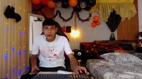 Snapshot of max_willians_ chatting on 10/20/25, 03:40 max online show from 10/20/25, 03:40