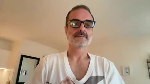 Snapshot of maxbow chatting on 01/23/25, 02:28 Max Mikado online show from 01/23/25, 02:28