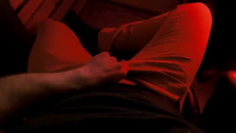 Snapshot of maxcamlove chatting on 02/24/25, 05:00 maxcamlove online show from 02/24/25, 05:00