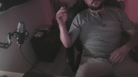 Snapshot of maxcamlove chatting on 12/23/25, 03:15 maxcamlove online show from 12/23/25, 03:15