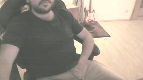 Snapshot of maxcamlove chatting on 01/10/26, 02:13 maxcamlove online show from 01/10/26, 02:13