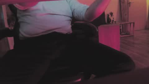 Snapshot of maxcamlove chatting on 02/22/26, 08:57 maxcamlove online show from 02/22/26, 08:57