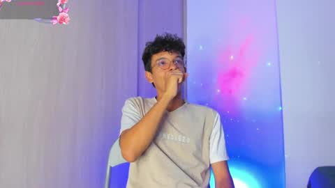 Max  online show from 04/19/26, 03:06