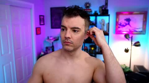 Max Hughes online show from 04/05/26, 03:47