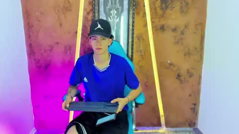 Snapshot of maxi_castro18 chatting on 06/22/26, 04:53 maximo online show from 06/22/26, 04:53