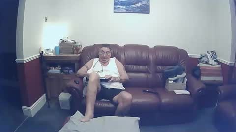 MAX online show from 12/25/24, 08:39