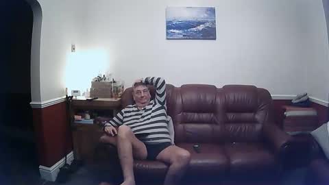 MAX online show from 02/04/25, 08:49