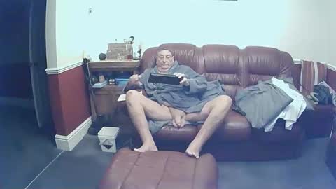 MAX online show from 10/02/25, 11:23