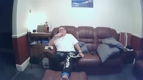 MAX online show from 10/21/25, 10:10