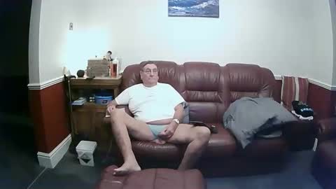 MAX online show from 10/22/25, 10:53