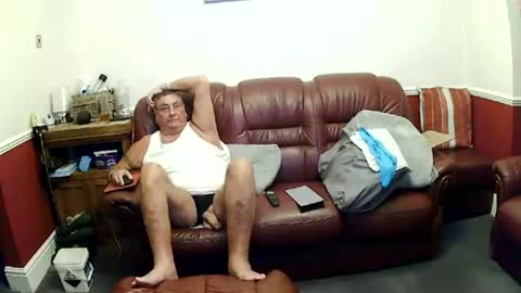 Snapshot of maxi_johnes chatting on 07/01/26, 10:09 MAX online show from 07/01/26, 10:09