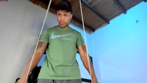 MAXI      online show from 11/29/25, 02:03