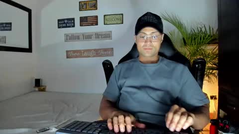 MAXI      online show from 04/21/26, 02:37