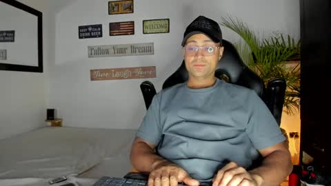 MAXI      online show from 04/21/26, 02:51