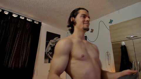 Snapshot of maxi_styles chatting on 12/20/24, 09:06 Alex online show from 12/20/24, 09:06