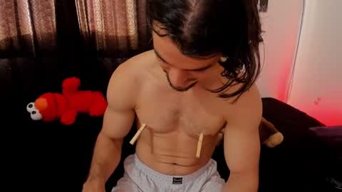 Snapshot of maxi_styles chatting on 01/16/25, 07:52 Alex online show from 01/16/25, 07:52