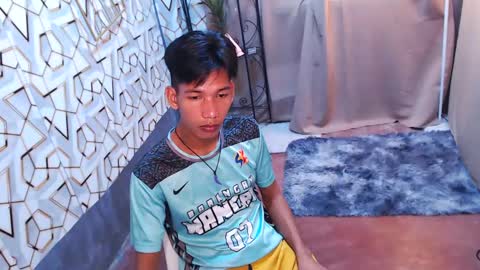 Reyn online show from 02/08/25, 03:41