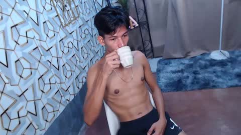 Reyn online show from 02/13/25, 11:58