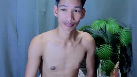 Reyn online show from 10/03/25, 03:58