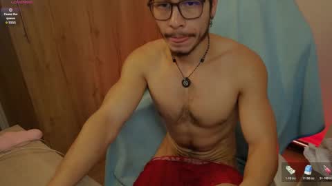 Snapshot of maxifit_ chatting on 02/03/26, 02:53 Mikael online show from 02/03/26, 02:53