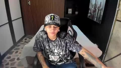 Snapshot of maxigarcia_ chatting on 05/15/26, 10:06 Maxi online show from 05/15/26, 10:06