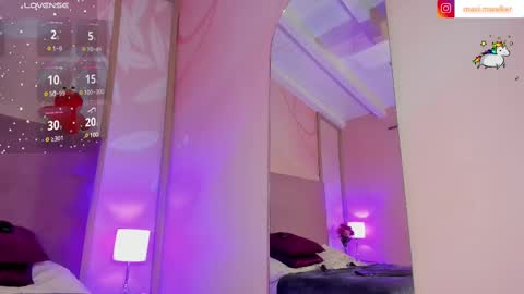 Snapshot of maxim_walker chatting on 02/15/25, 09:27 maxim online show from 02/15/25, 09:27