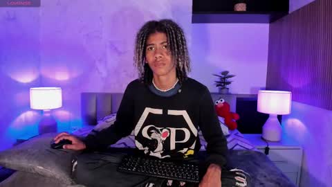 Snapshot of maxim_walker chatting on 02/17/25, 03:15 maxim online show from 02/17/25, 03:15